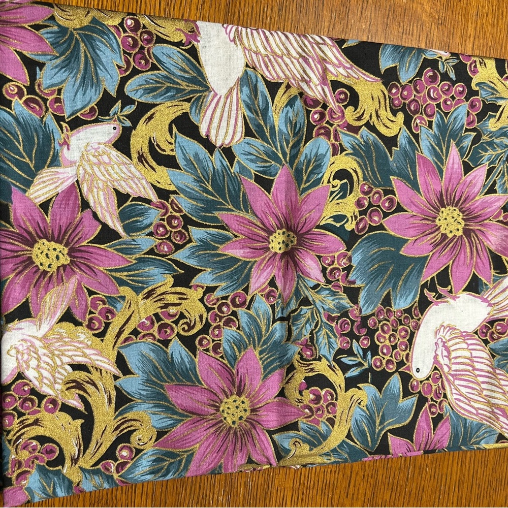 Floral and Bird Patterned Tablecloth - Picture 3 of 6